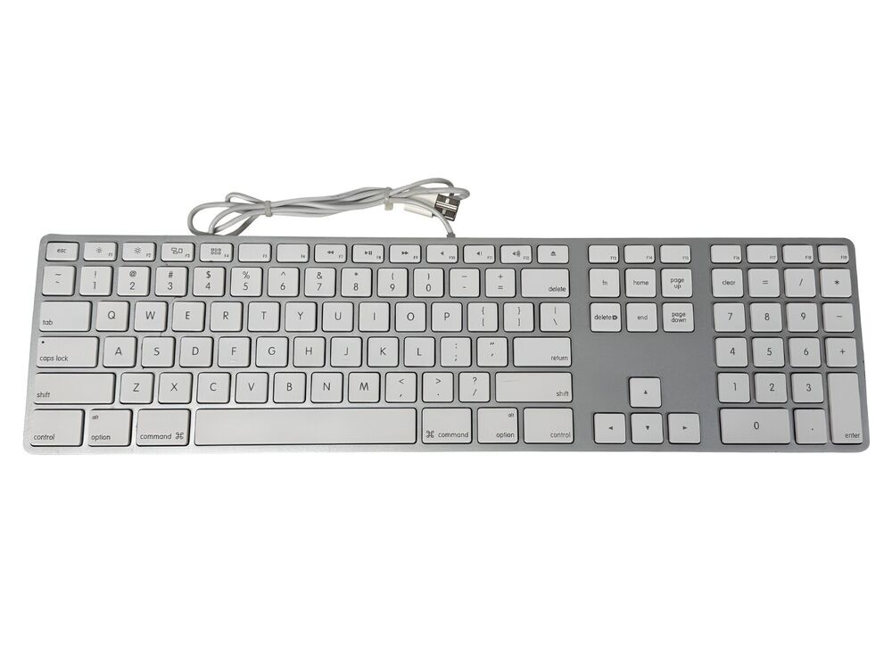 Apple A1243 Ultrathin Aluminum Keyboard in Mint Condition
