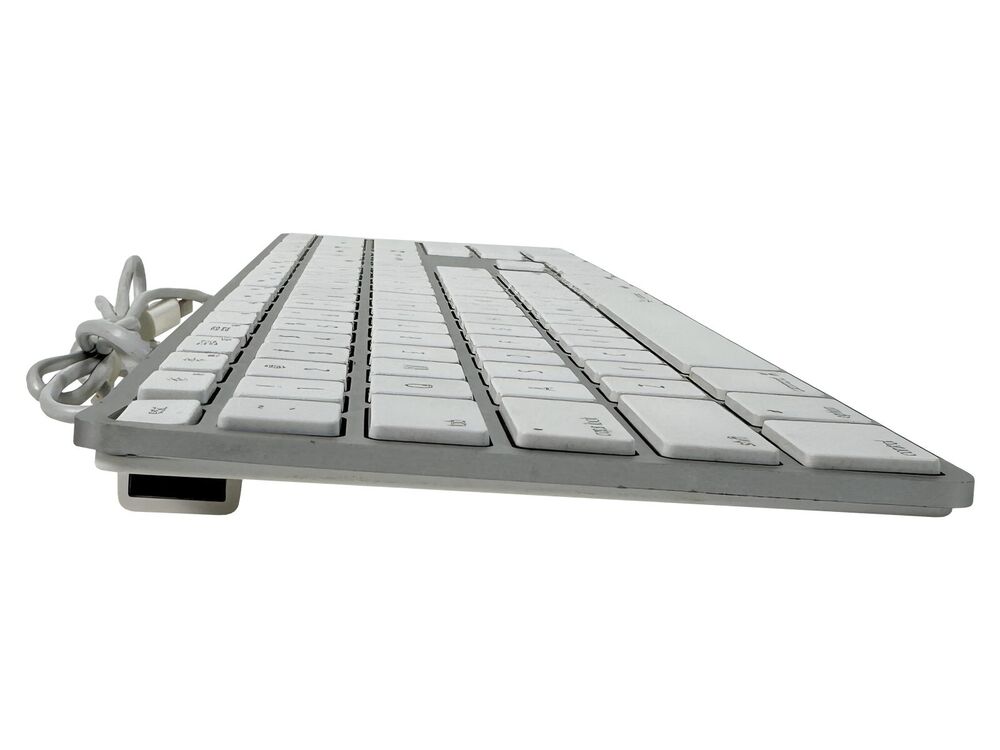 Apple A1243 Ultrathin Aluminum Keyboard in Mint Condition